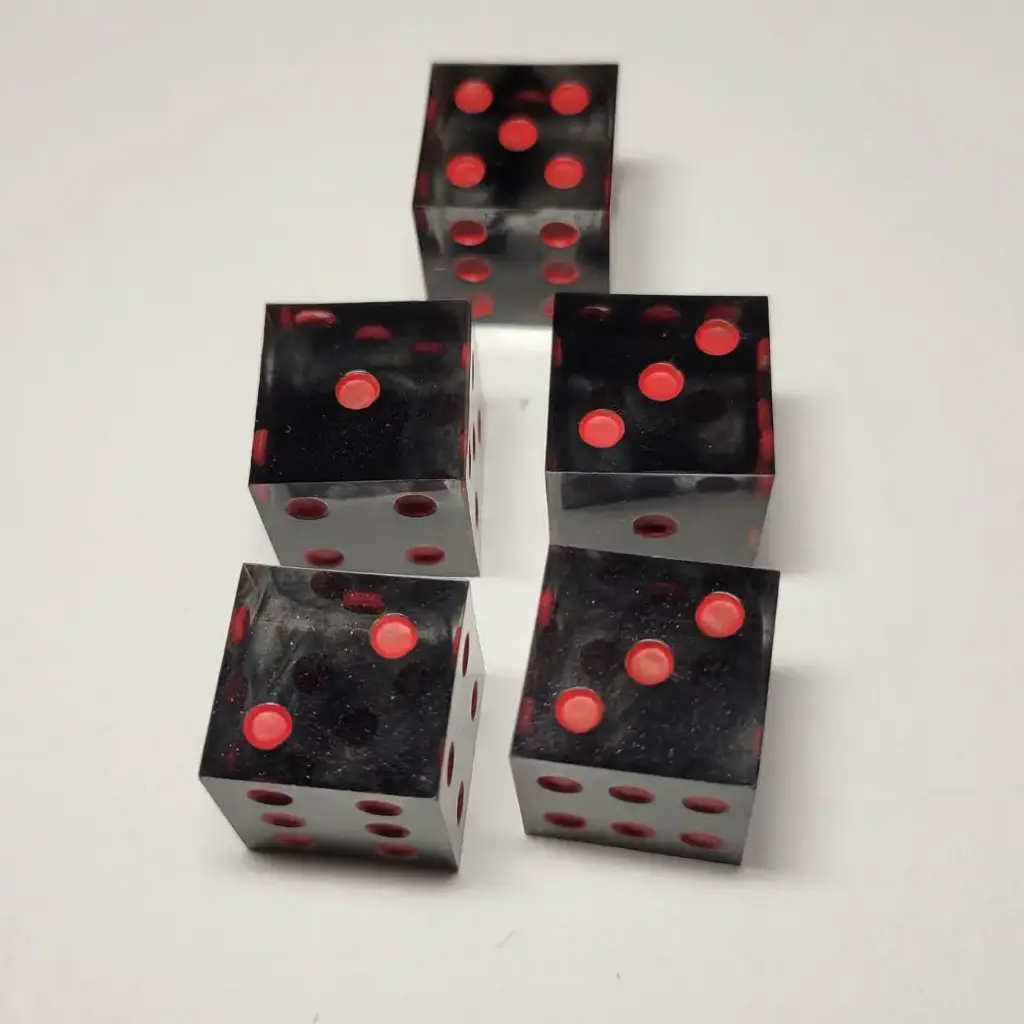 Lot de 5 dés 6 Vordemir
